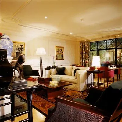 Hotel Francois 1er Parigi